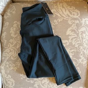 NWT Women’s Obsession Leggings in Slate Size Small